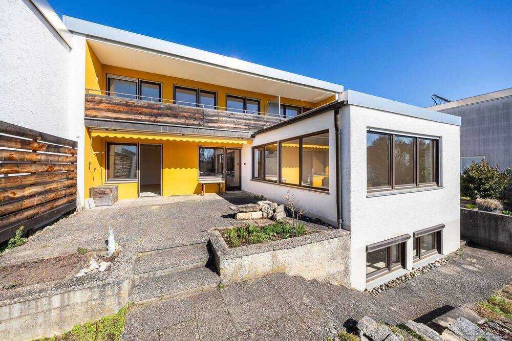 Thumbnail-Weitläufiges EFH im Bauhausstil mit Einliegerwohnung, Einzelgarage & traumhaftem Garten in Freising.