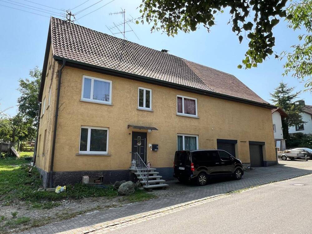 Thumbnail-Großes Grundstück, schöne Lage, neue Einbauküche, 2 große Garagen, warten auf den letzten Schliff.