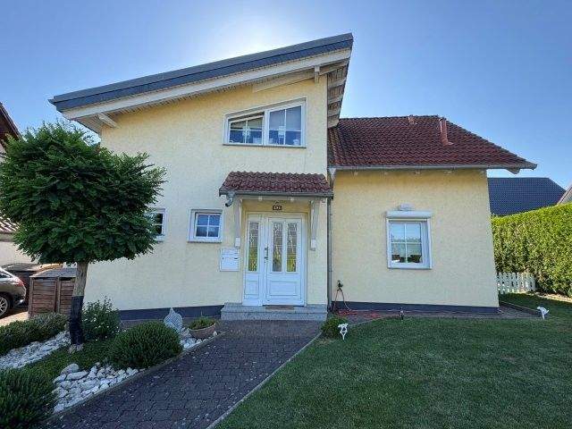 Thumbnail-Charmantes Einfamilienhaus mit Galerie und liebevoll angelegtem Garten