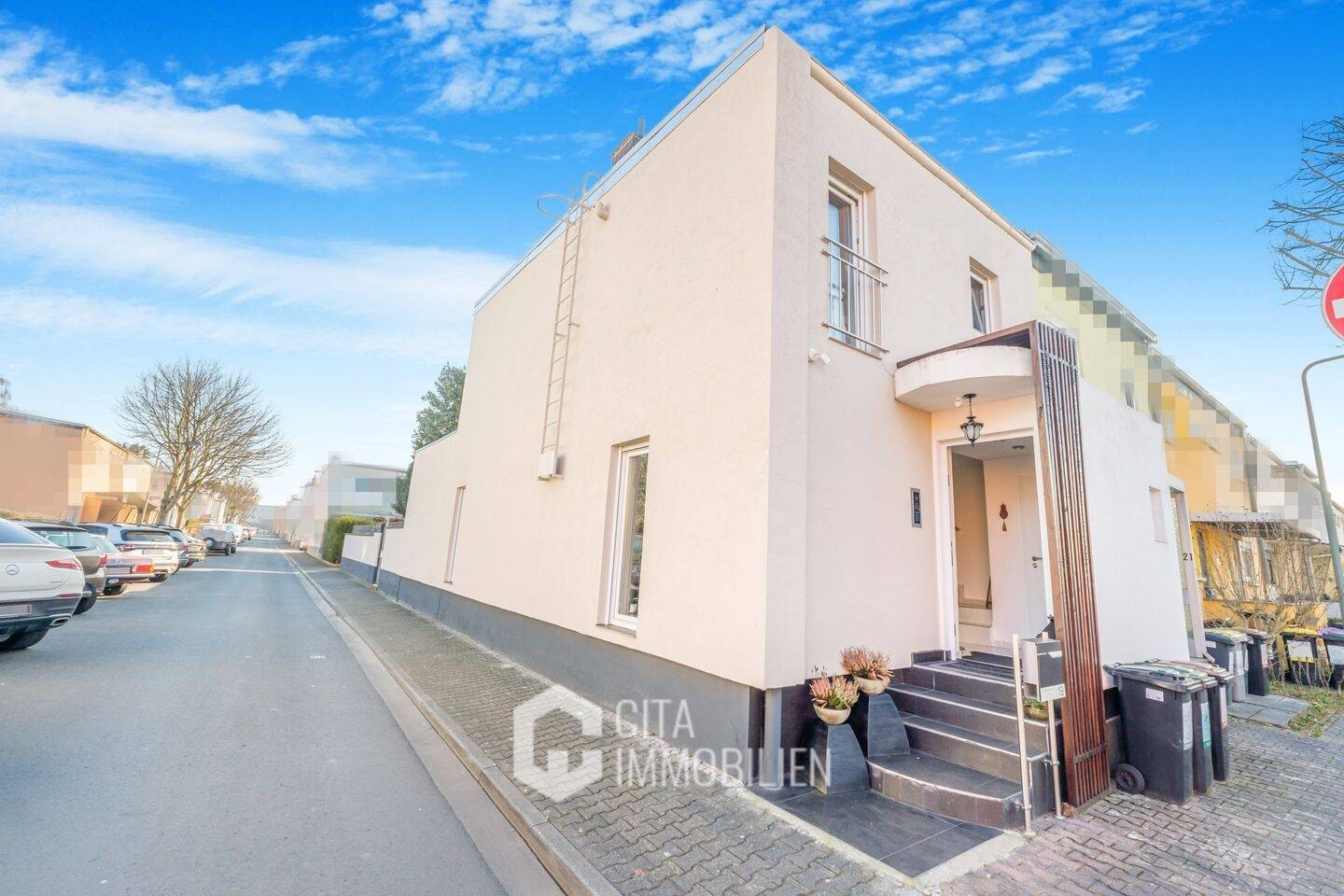 Thumbnail-Frankfurt-Praunheim: Exklusives Reiheneckhaus - kernsaniert & energieeffizient