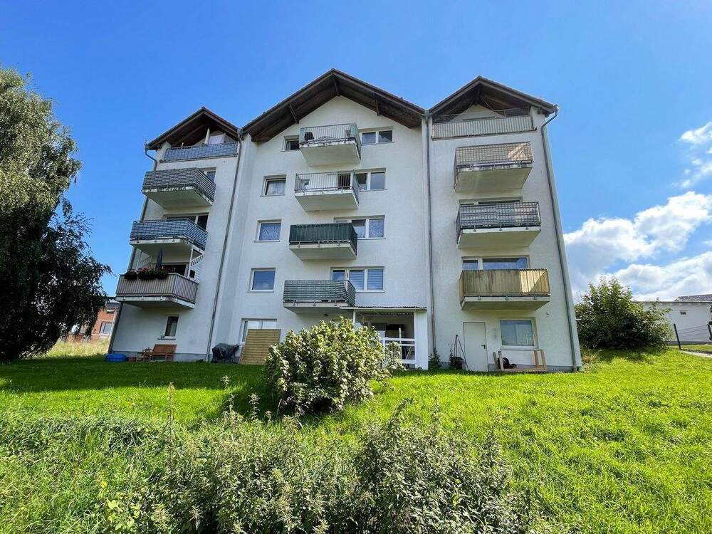 Thumbnail-Solides Mehrfamilienhaus mit 13 Wohneinheiten und zusätzlicher PV-Einnahme