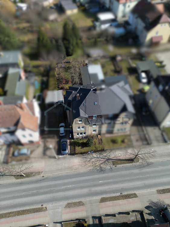 Thumbnail-Sanierungsbedürftiges Mehrfamilienhaus mit Charme