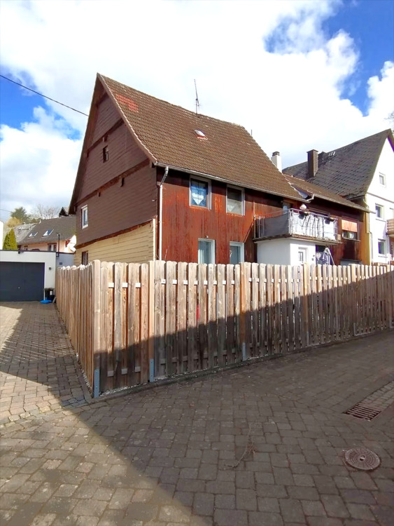 Thumbnail-Charmantes Einfamilienhaus mit modernem Komfort und historischem Flair