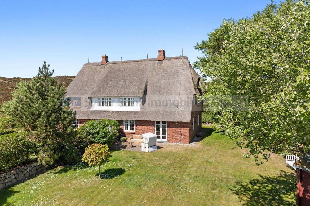 Thumbnail-Doppelhaushälfte mit Dünenblick in List - stilvoll modernisiert und voller Charme