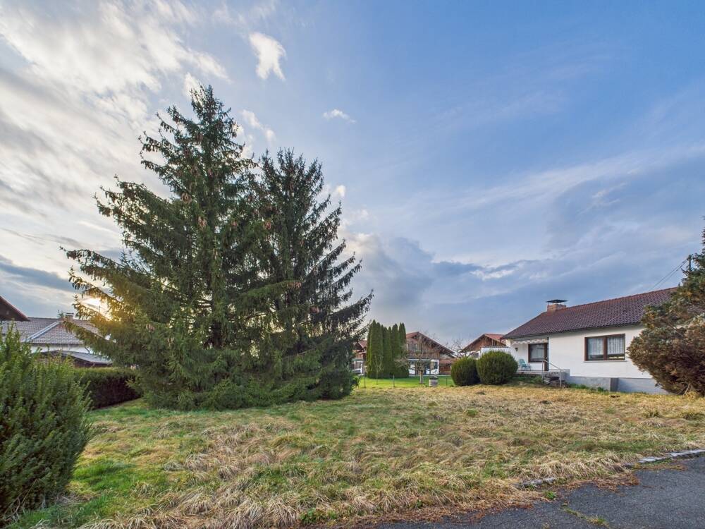 Thumbnail-Großes Baugrundstück in toller Lage mit Altbestand in der Nähe von Rosenheim