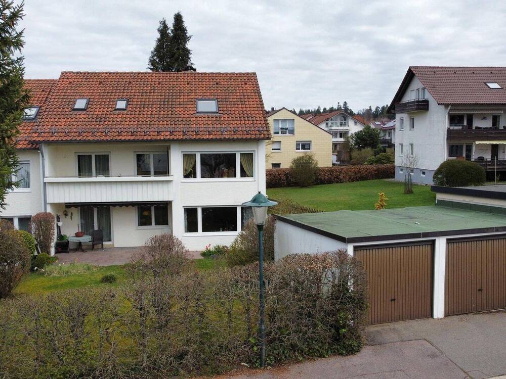 Thumbnail-Attraktives Reihenendhaus in familienfreundlicher Lage mit 2 Wohneinheiten plus Dachgeschoss