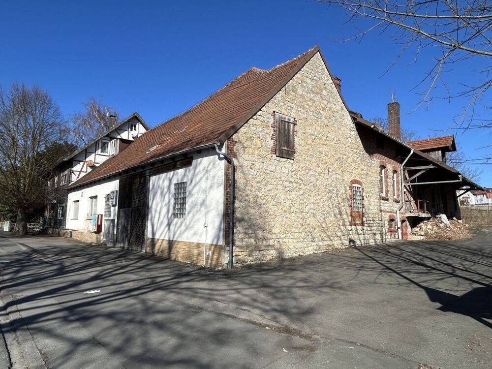Thumbnail-Gewerbeobjekt mit Wohnhaus in Warburg-Menne