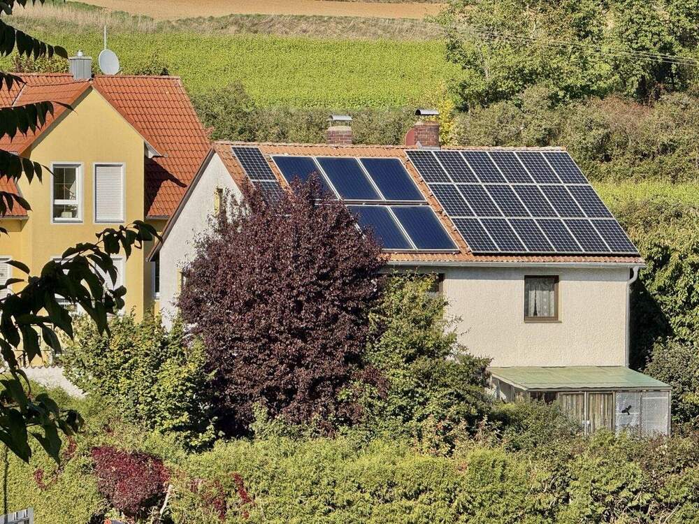 Thumbnail-Ein Grundstück mit Zukunft - charmantes Bestands-Einfamilienhaus mit großem Garten & vielseitigem Entwicklungspotenzial in Regensburg-Leoprechting!