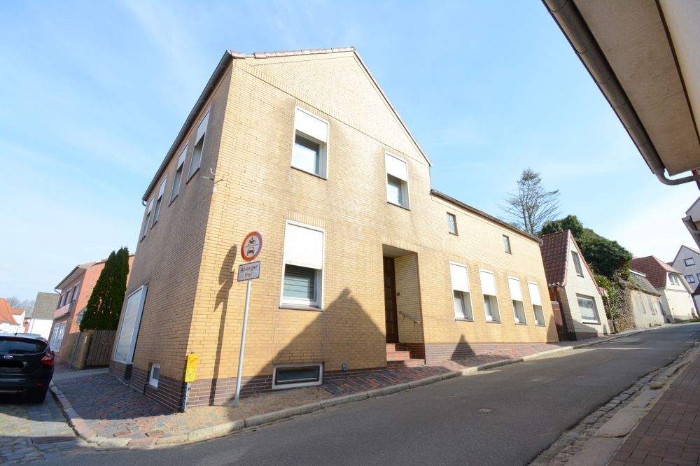 Thumbnail-Großes modernisiertes Einfamilienhaus im Herzen von Meldorf