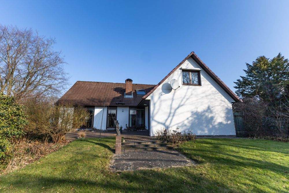 Thumbnail-Attraktives Einfamilienhaus in zentraler Lage und unmittelbarer Nähe zum Westküstenklinikum