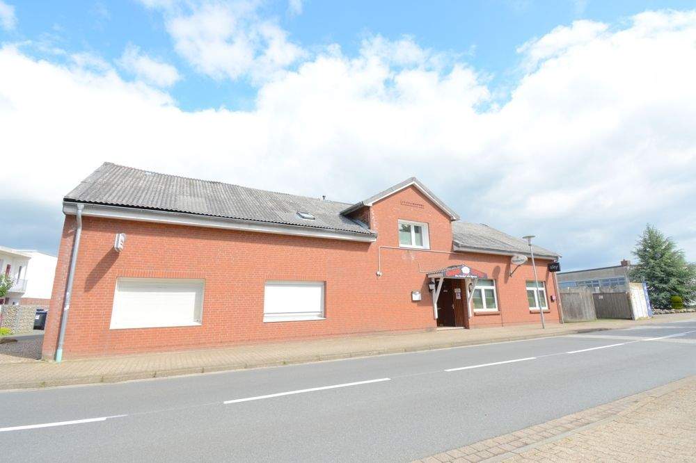 Thumbnail-zentral gelegene Gewerbeimmobilie oder Bauplatz für Mehrfamilienhaus mit 2 Vollgeschossen