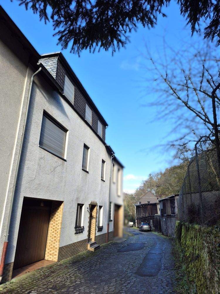 Thumbnail-Trarbach: Solides Reihenmittelhaus mit Garage in ruhiger Ortsrandlage