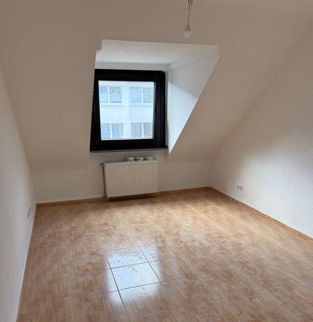 Thumbnail-Über den Dächern von Derendorf! Gemütliche Dachgeschosswohnung in zentraler Lage!