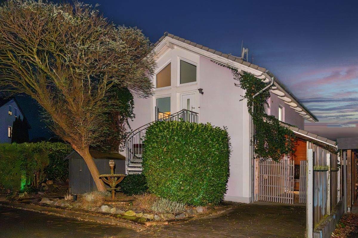 Thumbnail-Für den besonderen Geschmack! Einfamilienhaus mit Carport