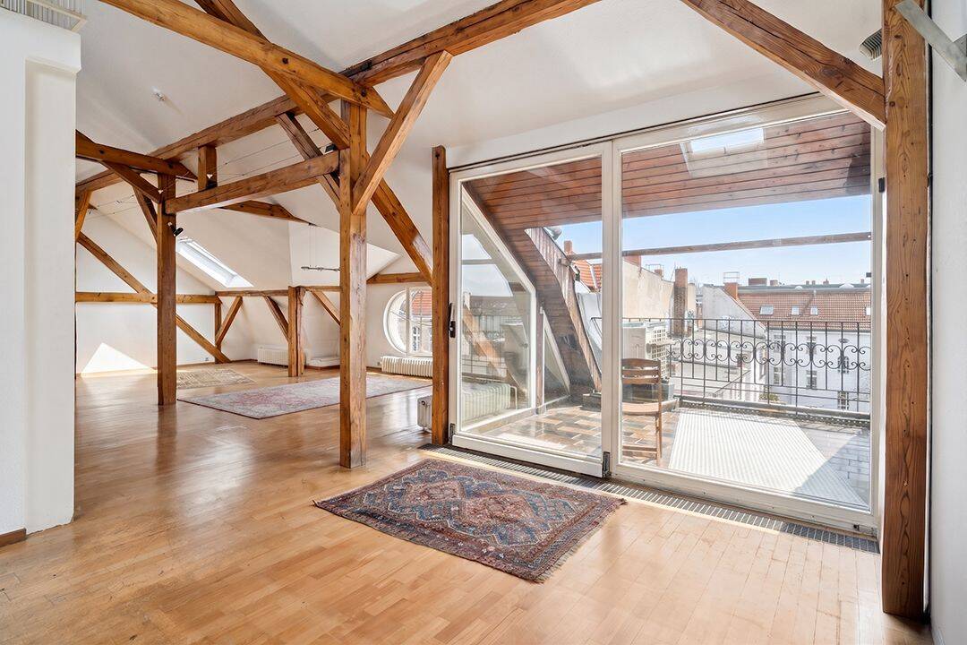Thumbnail-Weitläufige Dachgeschosswohnung mit Galerie, Dachterrasse und viel Potenzial