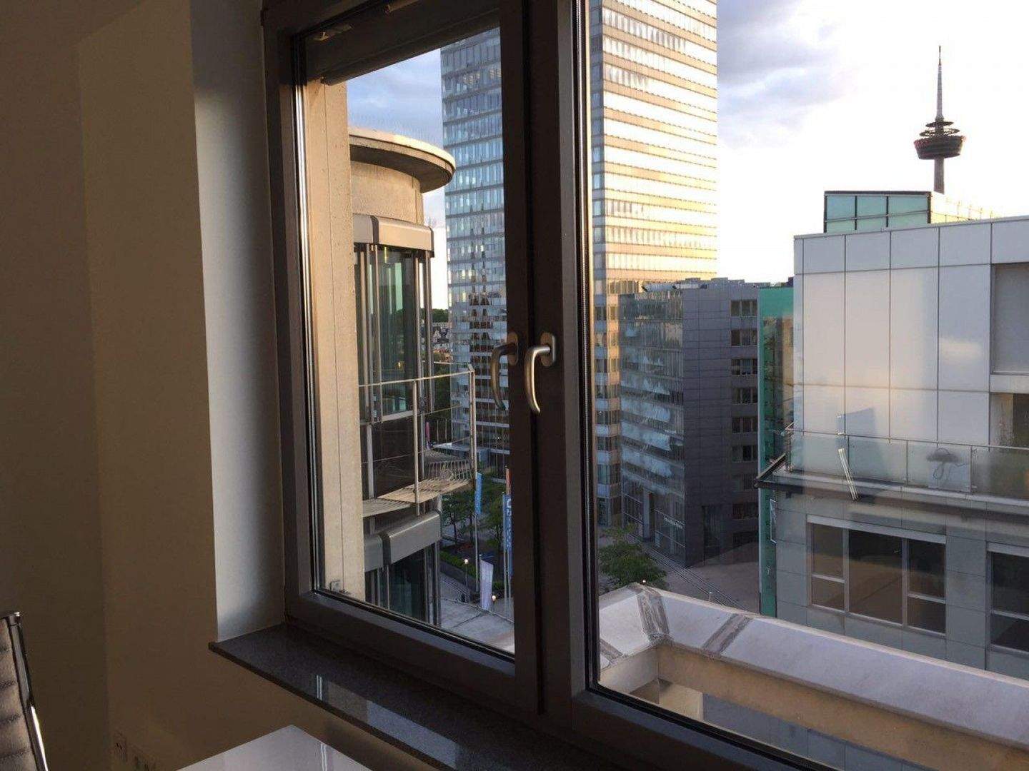 Thumbnail-Traum-Büro im Mediapark: Terrasse, Weitblick, voll möbliert