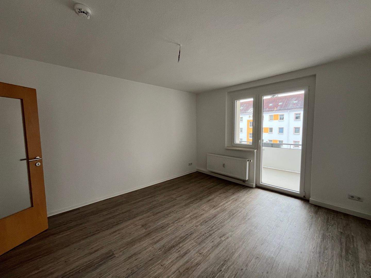 Thumbnail-Sonne mit Balkon.. ..helle, moderne 3 Zimmer-Wohnung.. Einbauküche gegen Aufpreis möglich . sofort einzugsfertig