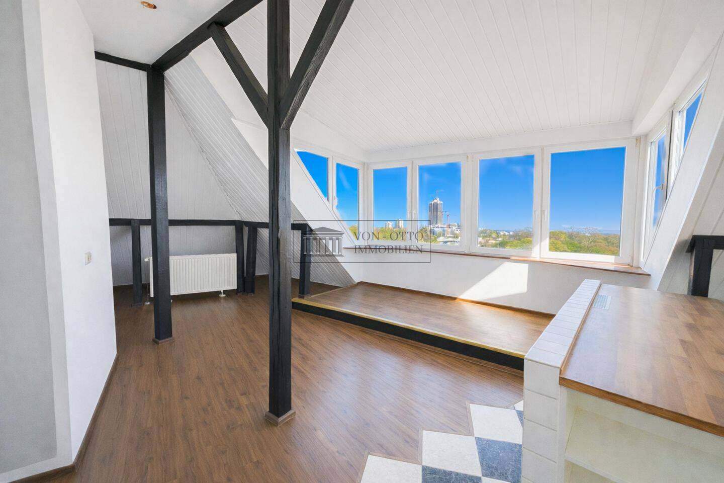 Thumbnail-Bezugsfreie DG-Wohnung mit Panoramablick über Köln