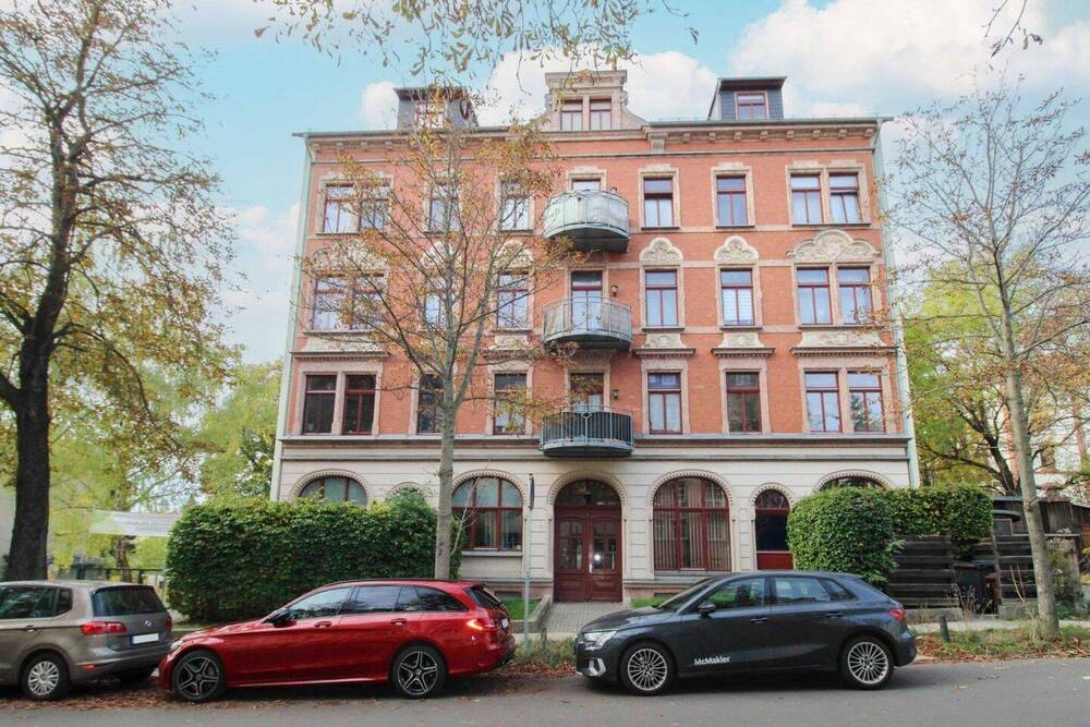 Thumbnail-2- Raum- Wohnung mit einem offenen Grundriss, Balkon und Wannenbad in Hilbersdorf
