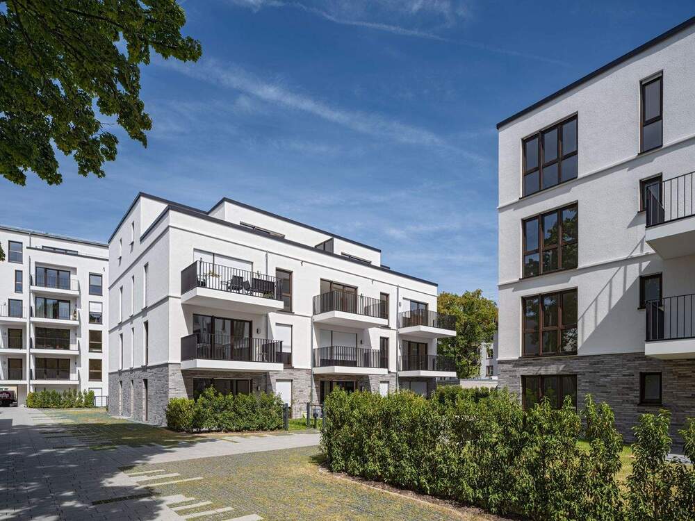 Thumbnail-Citynah wohnen, Ruhe genießen: 3 Zi. mit großzügigem Wohnraum-Tageslichtbad-Abstellraum und Balkon