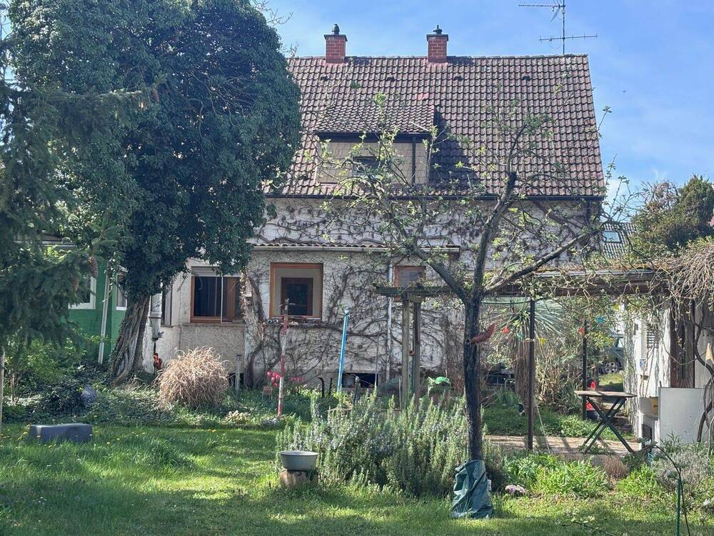Thumbnail-Gelegenheit :: Sehr geräumiges Zweifamilienhaus mit großem Garten & ca. 400 m² Baugrundstück (H 554-1)