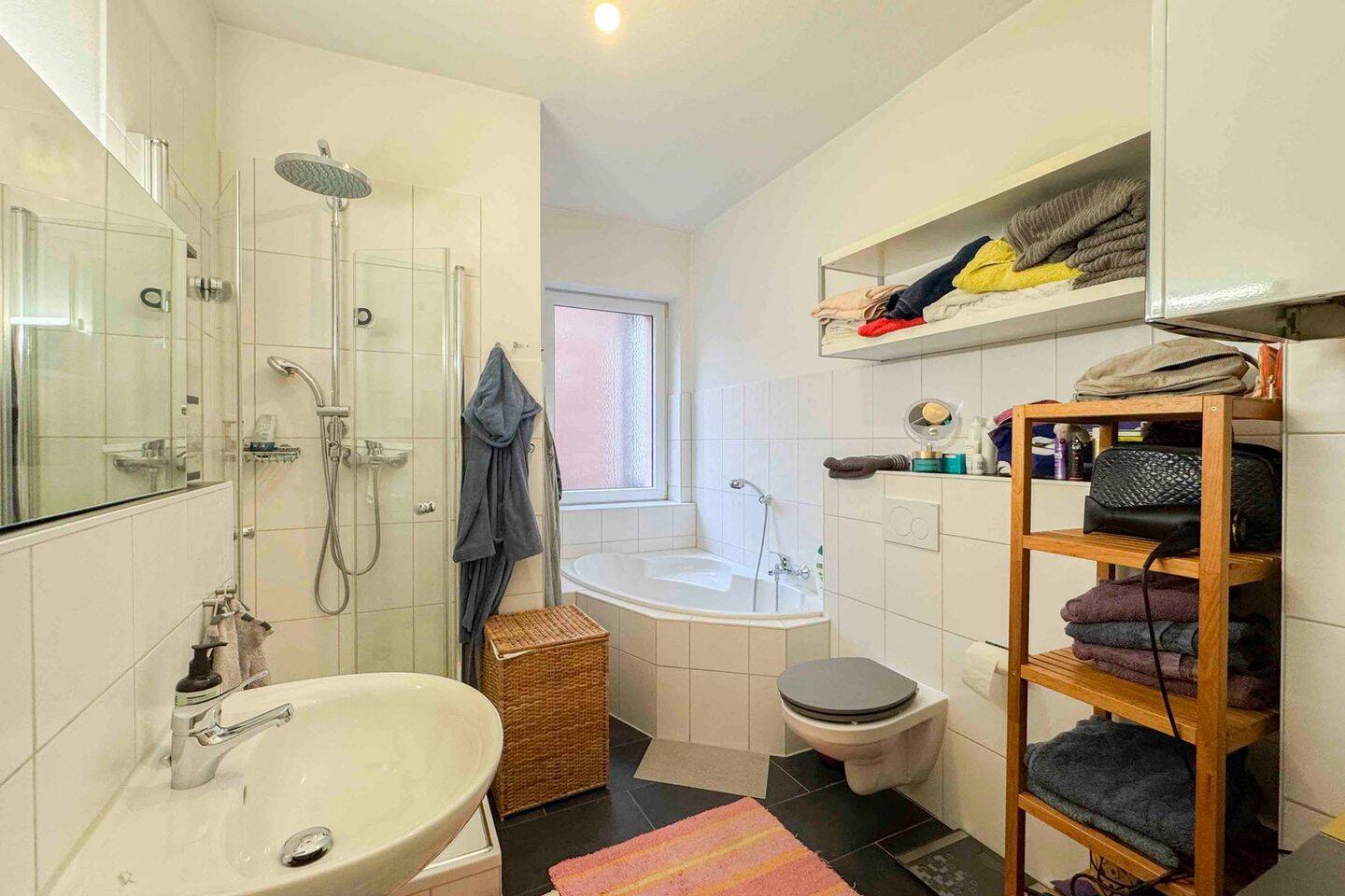 Thumbnail-Viel Raum zur Entfaltung: 4-Zimmer-Wohnung mit Balkon in Nürnberg-Gostenhof