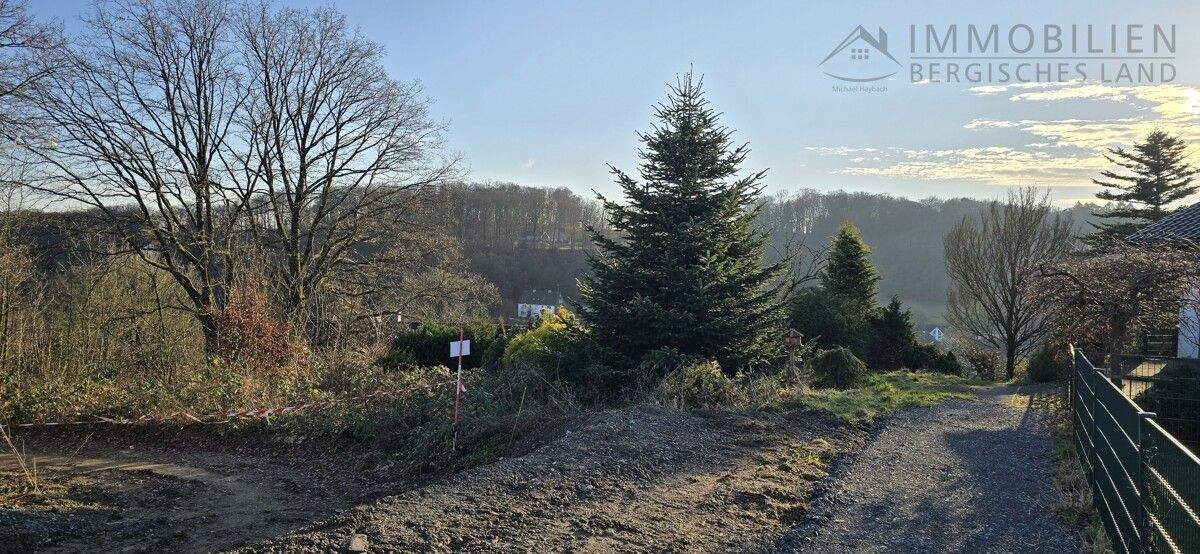 Thumbnail-HIER KÖNNTE IHR WOHNTRAUM ENTSTEHEN - ATTRAKTIVES BAUGRUNDSTÜCK IN BELIEBTER LAGE