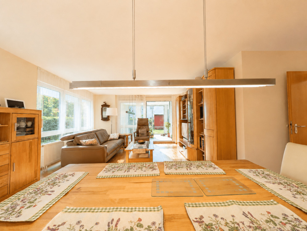 Thumbnail-Stilvolle große 5,5-Zimmer-EG-Wohnung mit großem Garten, 2 TG-Plätzen, Filderstadt-Bonlanden
