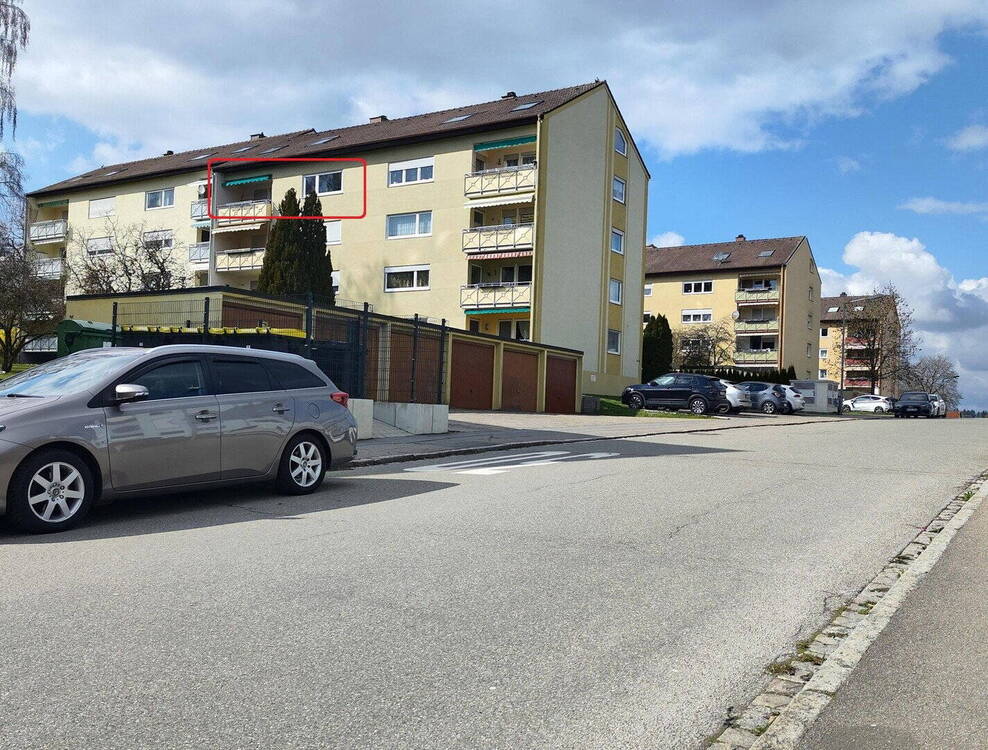 Thumbnail-3-Zi, ca. 87qm, Etagenwohnung mit Südbalkon, Garage & Stellplatz
