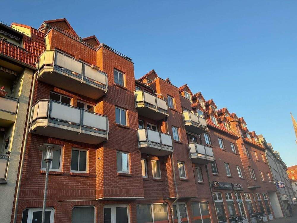 Thumbnail-Attraktive 4-Zimmer-Wohnung mit Balkon, Einbauküche und Stellplatz!