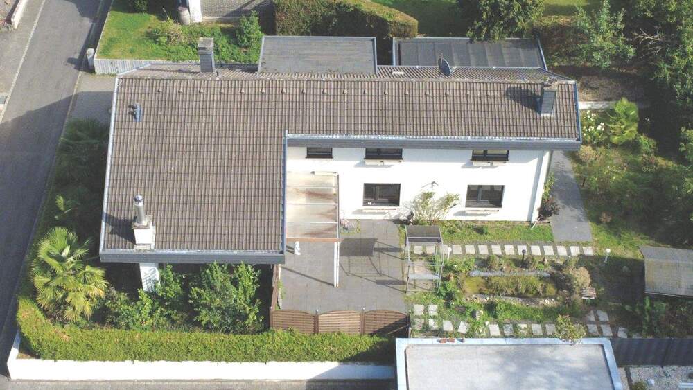 Thumbnail-Großzügiges Zweifamilienhaus in Königswinter - Ideal für Familien und Mehrgenerationshaus