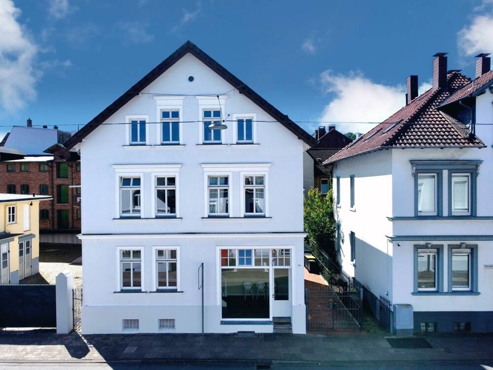 Thumbnail-Lichtdurchflutete Dachgeschosswohnung in charmantem Altbau in Innenstadtlage