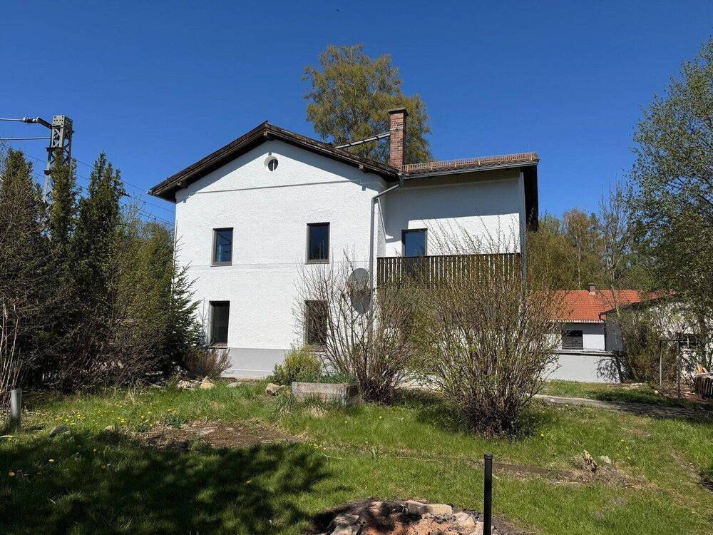 Thumbnail-Ehemaliges Bahnwärterhaus mit großem Garten, 15 min mit der Bahn (22 min mit S-Bahn) nach München
