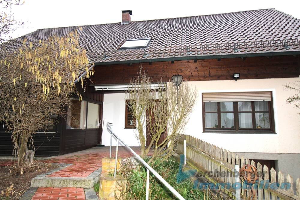 Thumbnail-Großzügiges Einfamilienhaus mit Garten in Niederviehbach