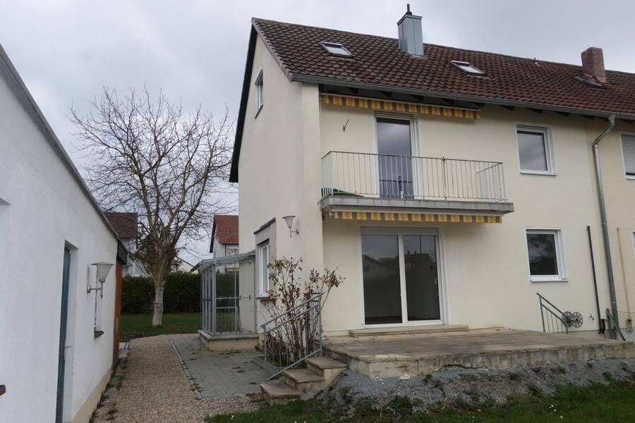 Thumbnail-DHH mit großem Grundstück in SR-Süd