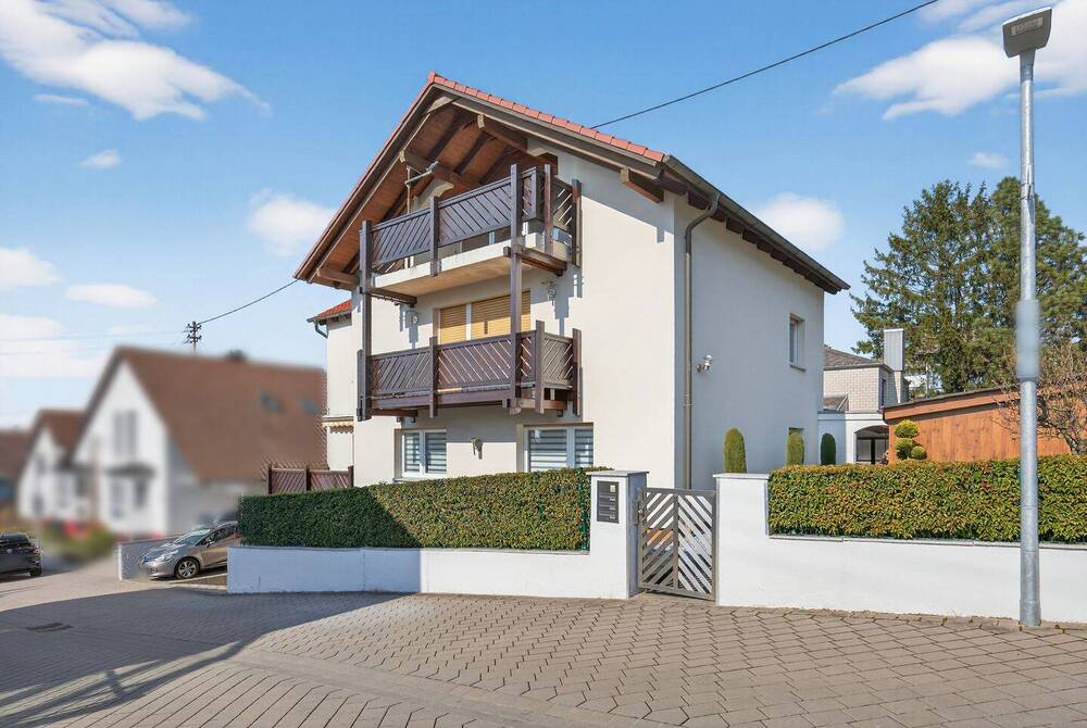 Thumbnail-Großzügig leben, individuell vollenden: 3-Familienhaus mit teilweise Rohbauzustand in Wolfartsweier