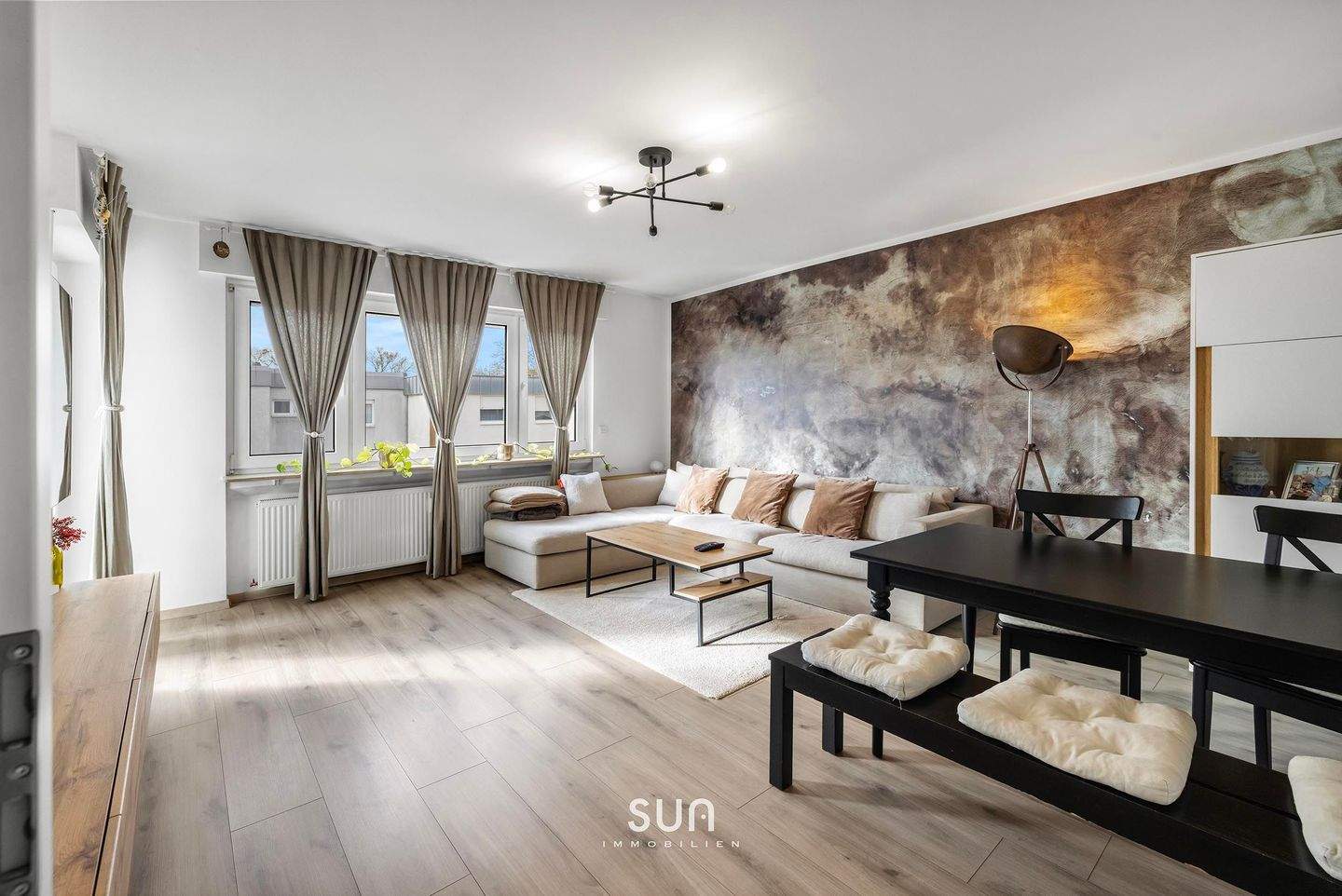 Thumbnail-Stilvolle 2-Zimmer-Wohnung mit Loggia, moderner Ausstattung und zwei Stellplätzen