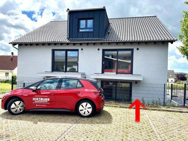 Thumbnail-Neubau: EG, Hübsche Zwei-Zimmer-Wohnung, barrierefrei, Terrasse, Ortsrand mit Stellplatz, Erstbezug
