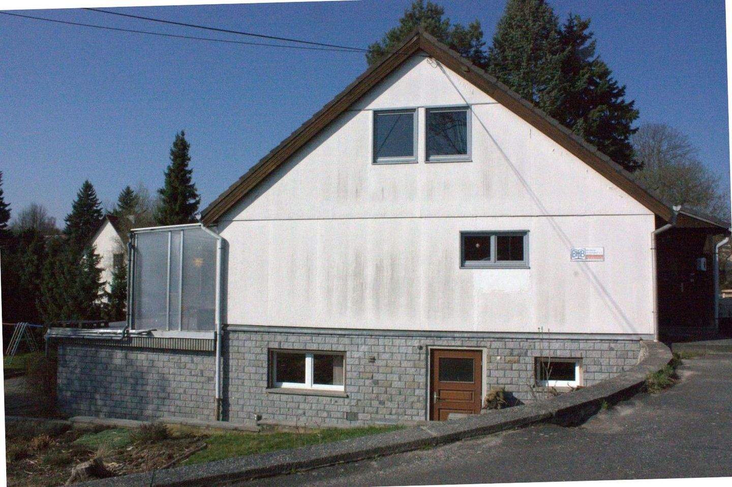 Thumbnail-Sonniges und großzügiges Einfamilienhaus (Einliegerwohnung + Ausbaureserve für FeWo vorhanden)