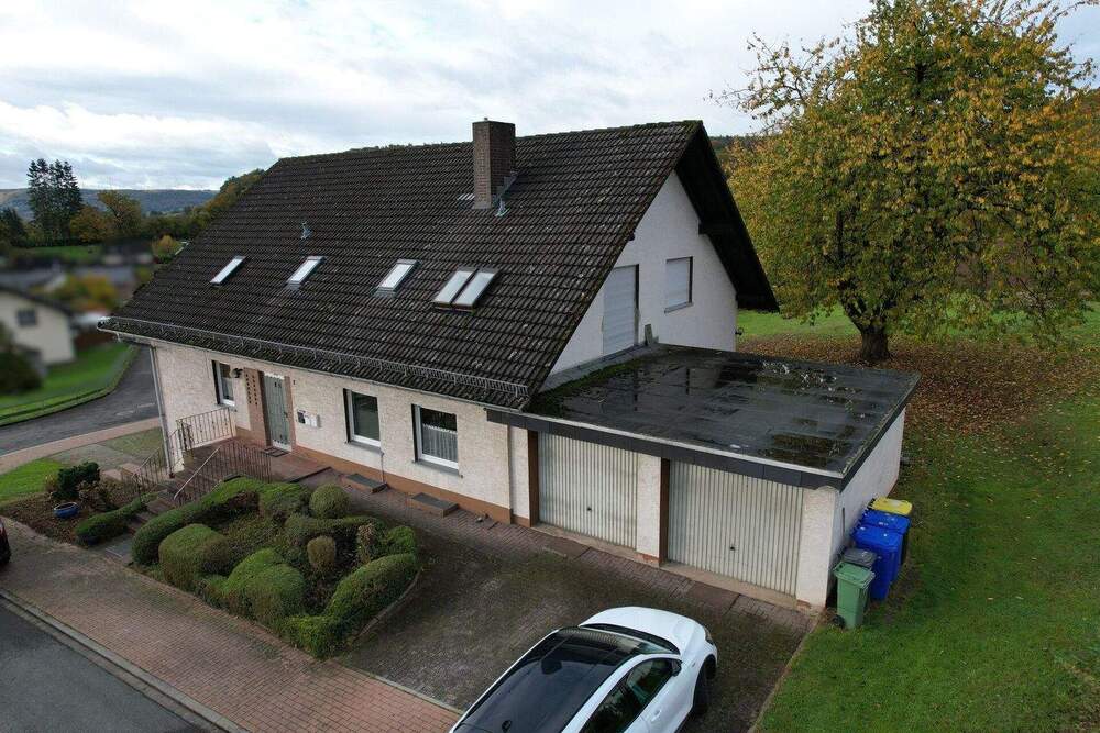 Thumbnail-Mehrfamilienhaus mit Doppelgarage in Beverungen-Blankenau