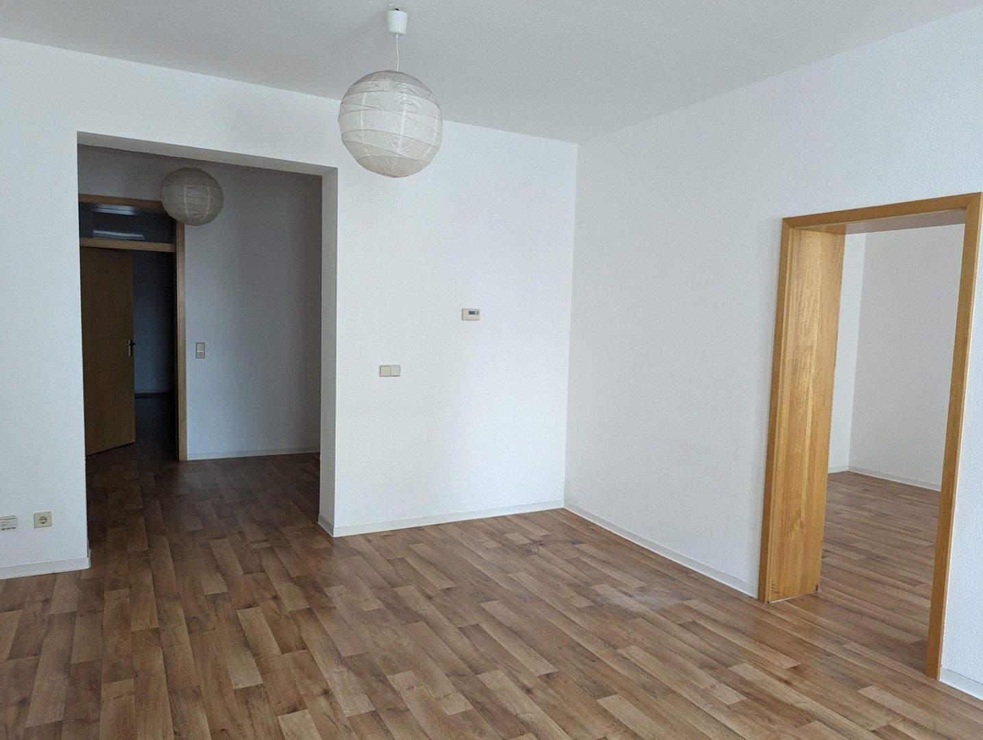 Thumbnail-Sehr gepflegte, großzügige 2-Raum-Wohnung im Herzen der Stadt-Fußgängerzone