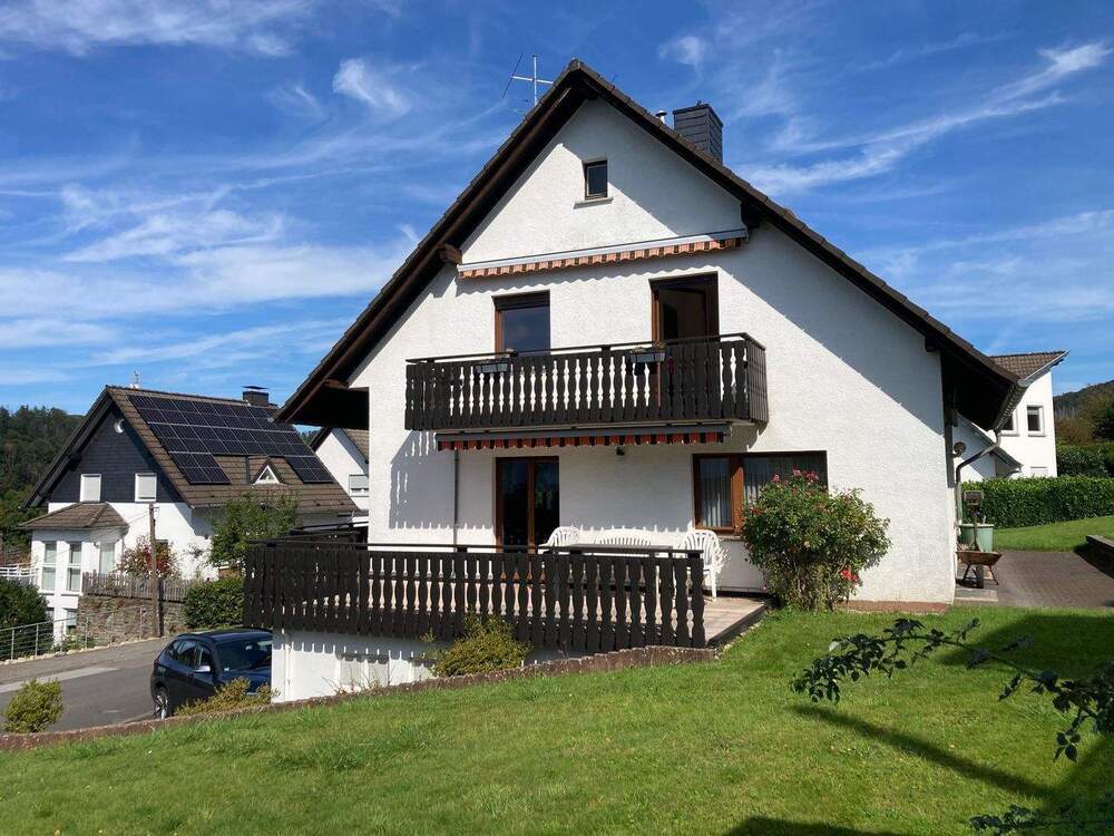 Thumbnail-Charmantes Zweifamilienhaus in begehrter Höhenlage von Engelskirchen-Ründeroth