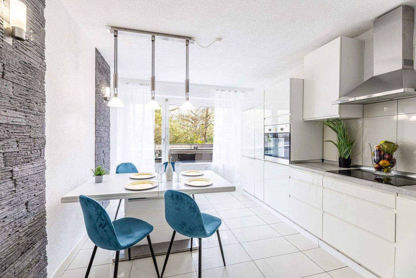 Thumbnail-PROVISIONSFREI: Barrierefreie 4-Zimmer-Wohnung in Bestlage von Höchberg- Würzburg. Sofort frei!