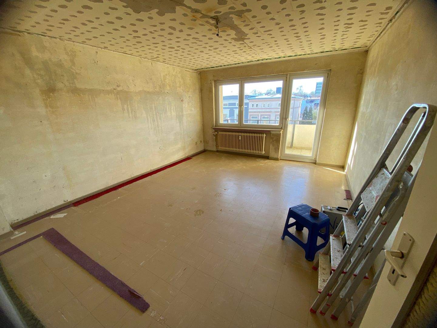 Thumbnail-Sanierte 2-Zimmer-Wohnung in bester Lage von Lübeck mit Garagen-Stellplatz