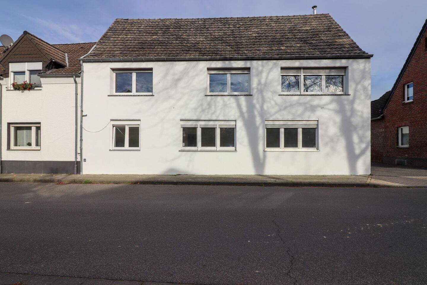 Thumbnail-ZweifamilienhausMehrgenerationen vieles ist möglich!