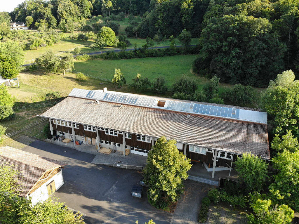 Thumbnail-Vielseitig nutzbar: exklusives Gewerbeanwesen bei Wertheim