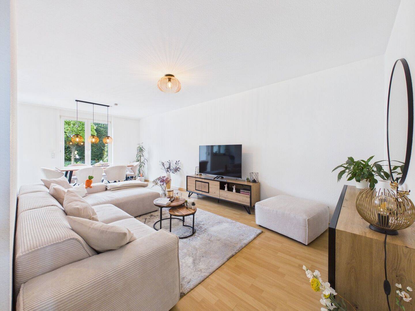Thumbnail-Ruhig gelegene Zwei-Zimmer-Wohnung mit zwei Duplexstellplätze und ansprechender Terrasse