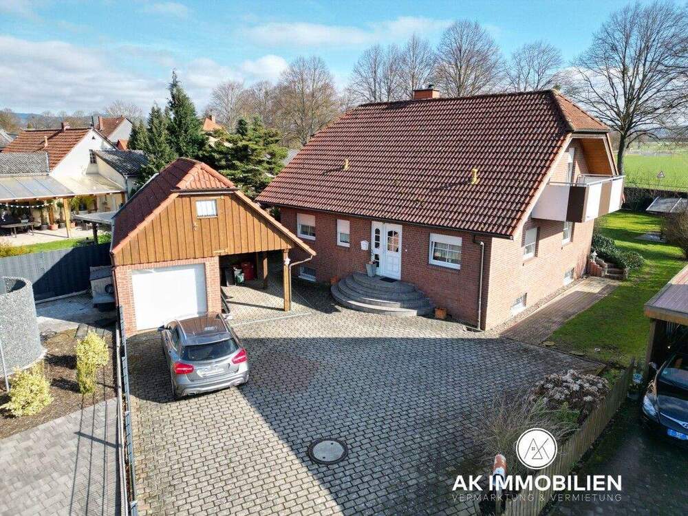 Thumbnail-Massives Einfamilienhaus in Fuhlen - Hessisch Oldendorf