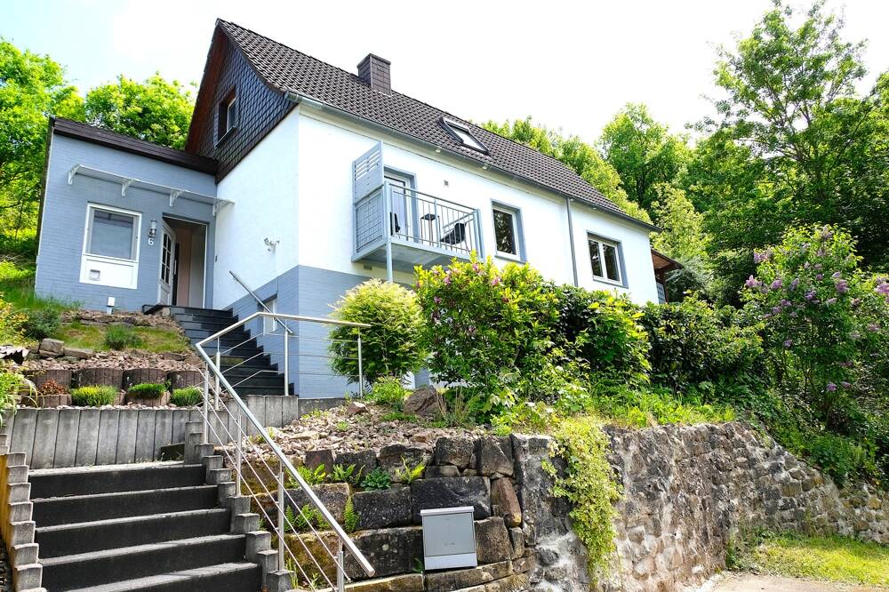 Thumbnail-Finden Sie Ihre Oase der Ruhe - Idyllisches Einfamilienhaus am Waldrand von Gilfershausen!