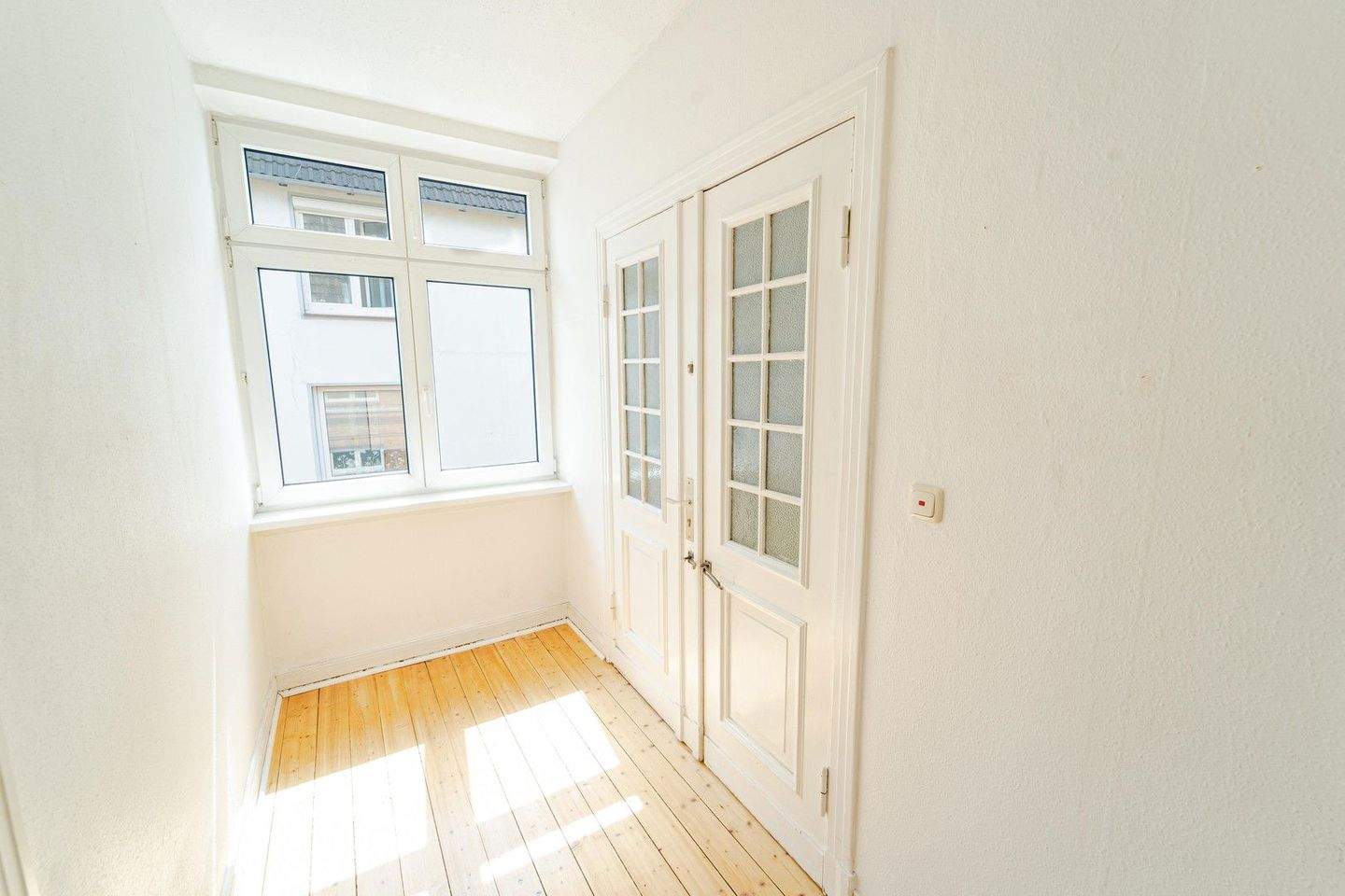 Thumbnail-Zauberhafte Altbauwohnung mit Balkon und Gartennutzung im Herzen Lübecks